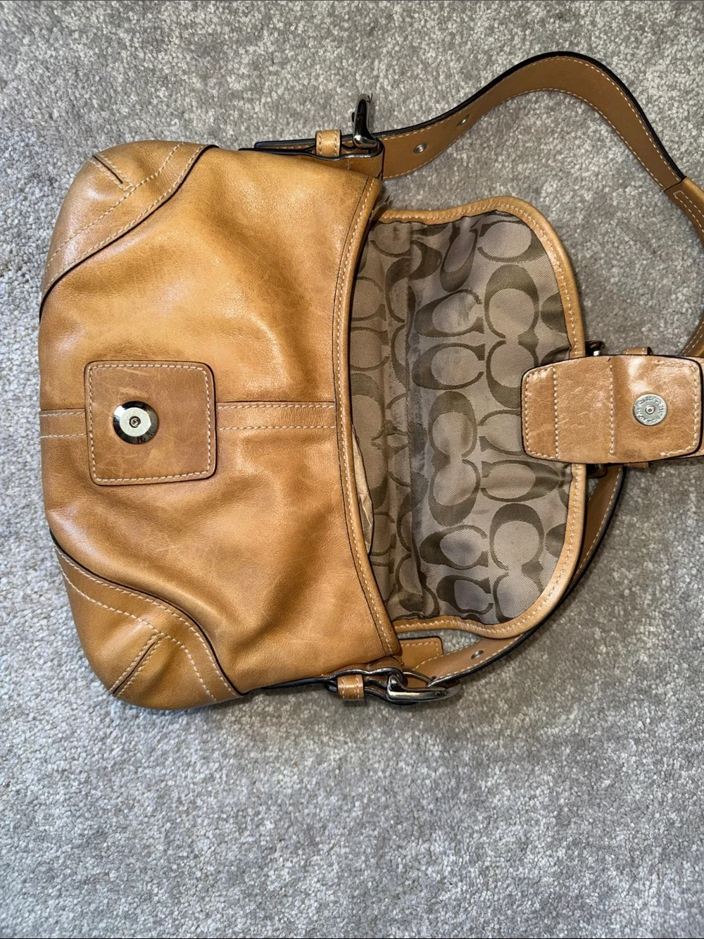 Coach Vintage British Tan Soho Small Buckle Flap Shoulder Bag w/Matching Wallet - Picture 8 of 16
